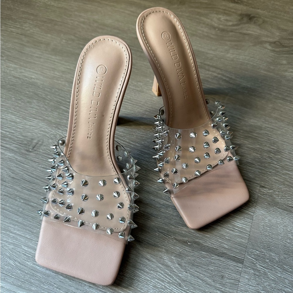 Clear/Neutral Silver Studded Heal